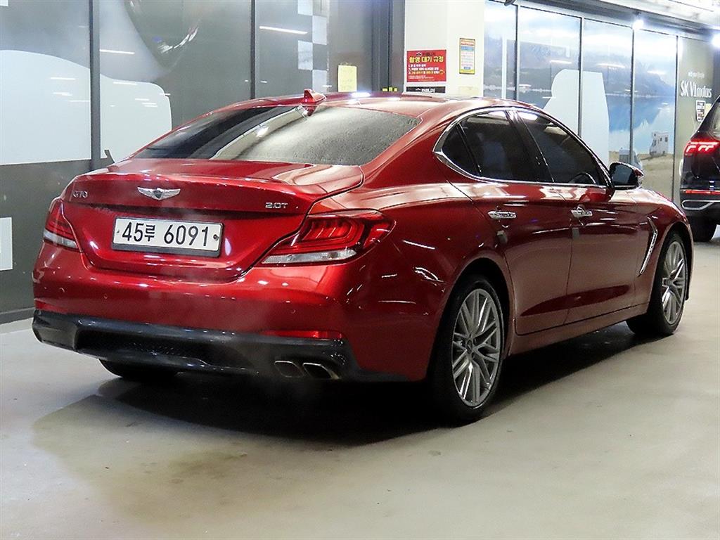 Genesis G70 - Vista 4