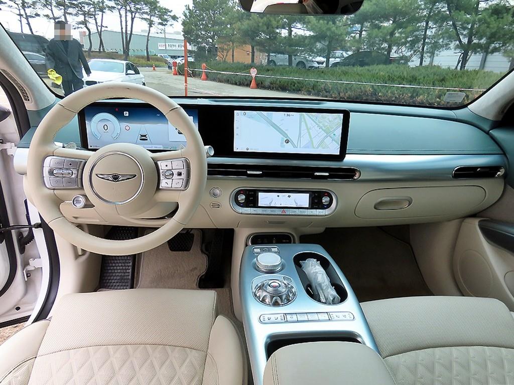 Genesis GV60 - Vista 7