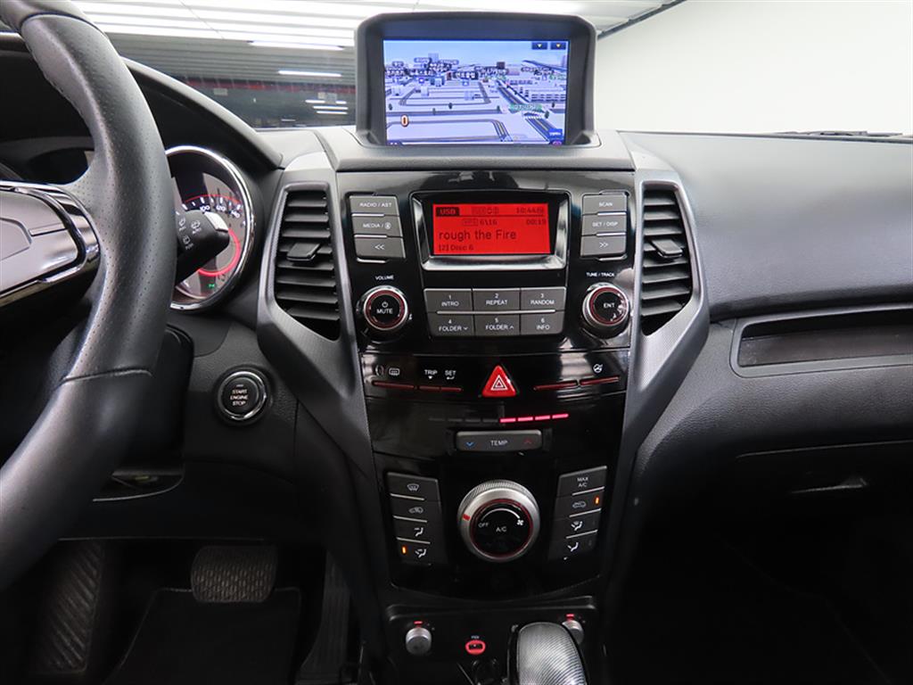 Ssangyong Tivoli - Vista 10