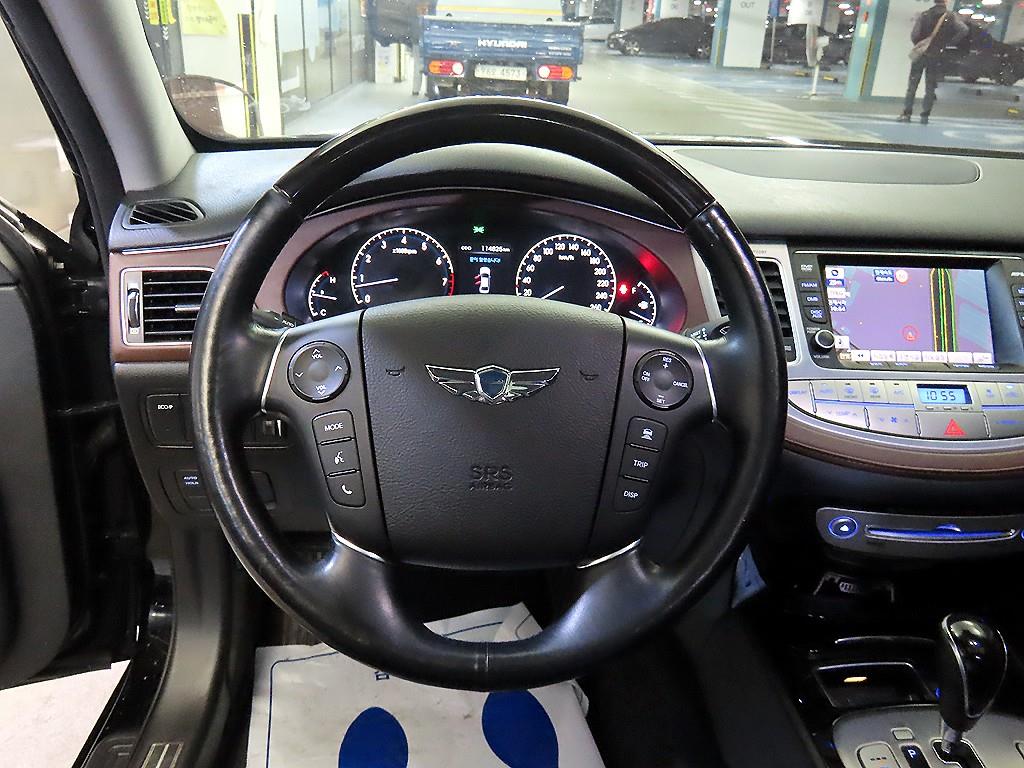 HYUNDAI Genesis - Vista 8