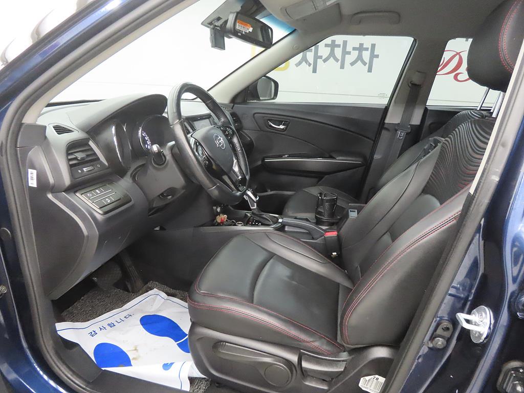 Ssangyong Tivoli - Vista 5