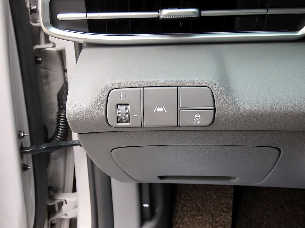 HYUNDAI Avante - Vista 12