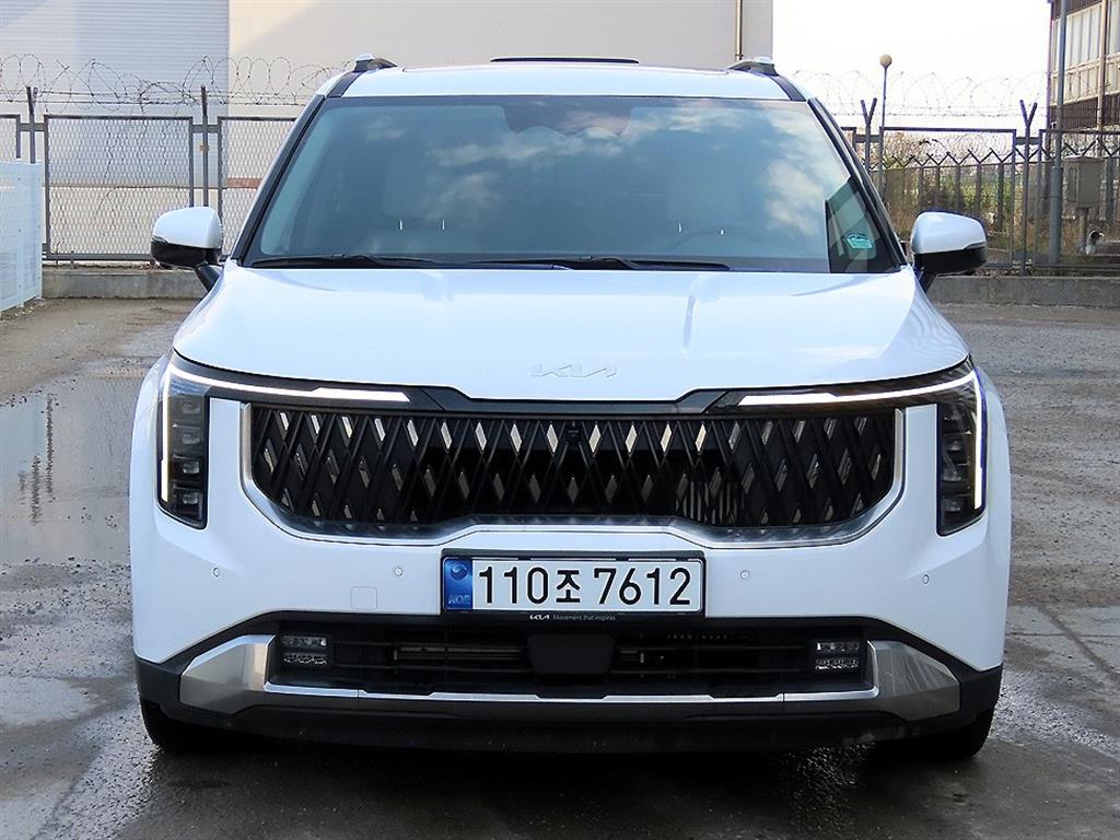 KIA Carnival 2024 Blanco - Importación desde Corea - HF Imports Iquique - Foto 1