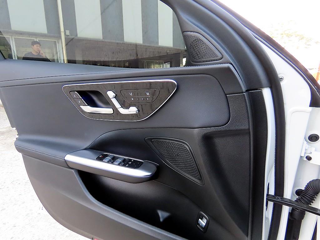 Mercedes Benz C Class - Vista 11