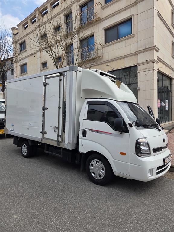 Small Truck Freezer Box(High Deck) 2021 Blanco - Importación desde Corea - HF Imports Iquique - Foto 1