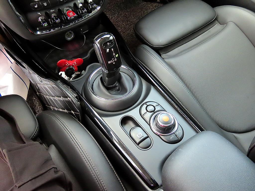 Mini Clubman - Vista 11