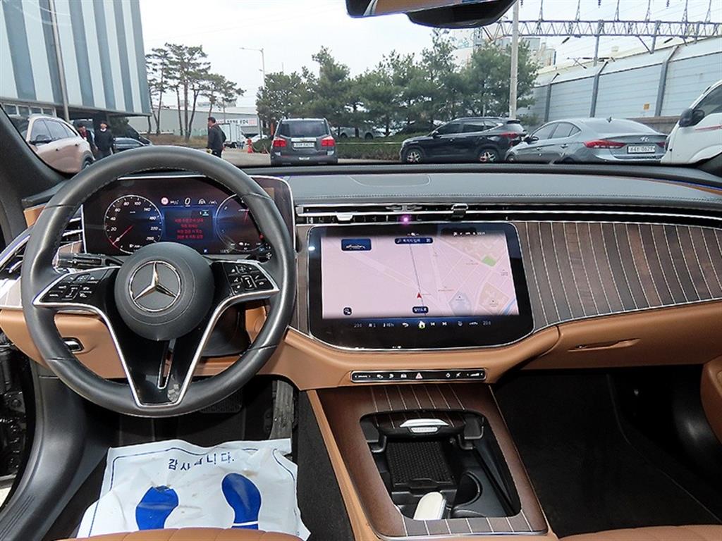 Mercedes Benz E class - Vista 7