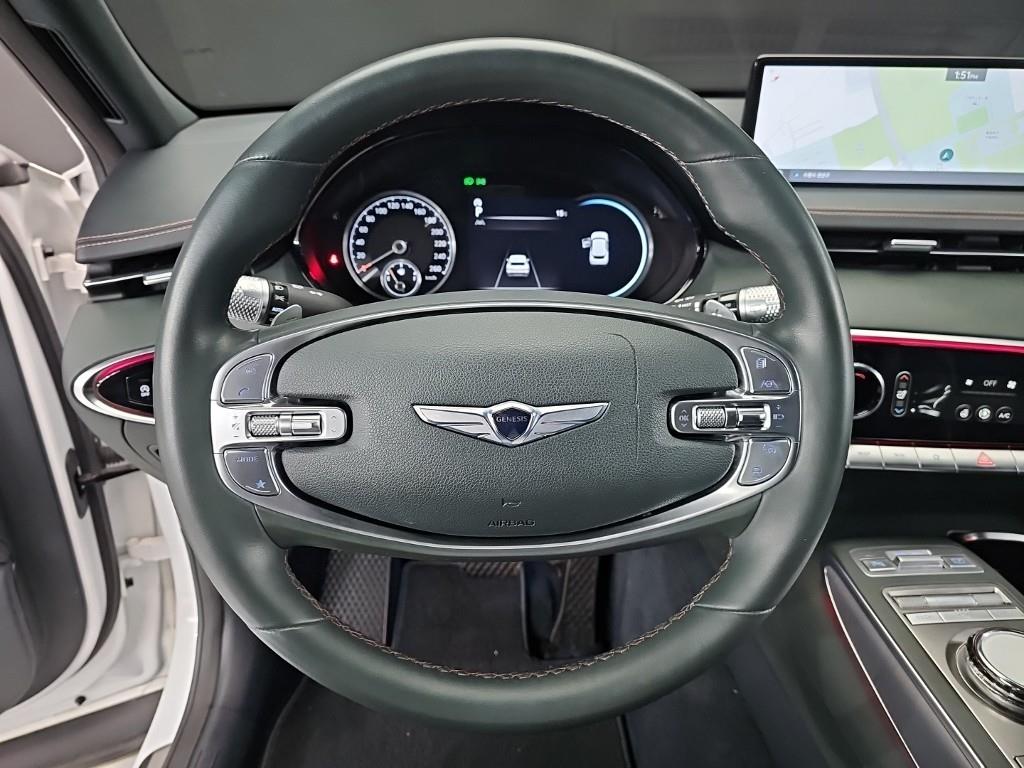 Genesis GV70 - Vista 8