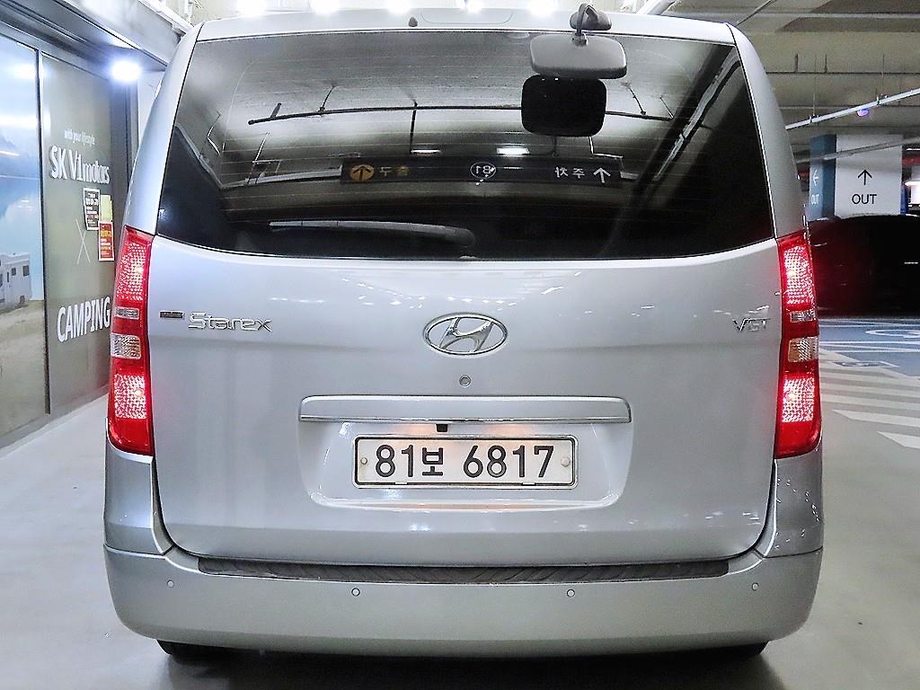 HYUNDAI Starex - Vista 5