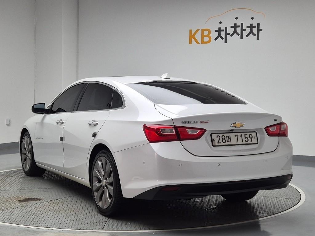 Chevrolet Malibu - Vista 2