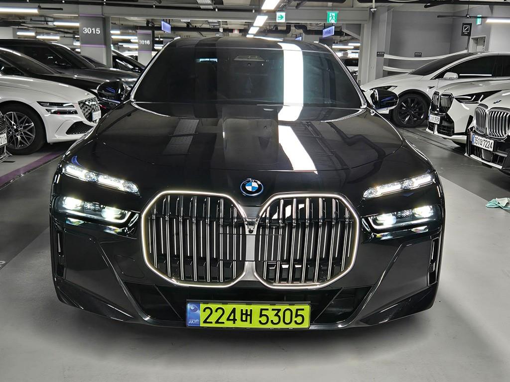 BMW 7 Series 2023 Negro - Importación desde Corea - HF Imports Iquique - Foto 1