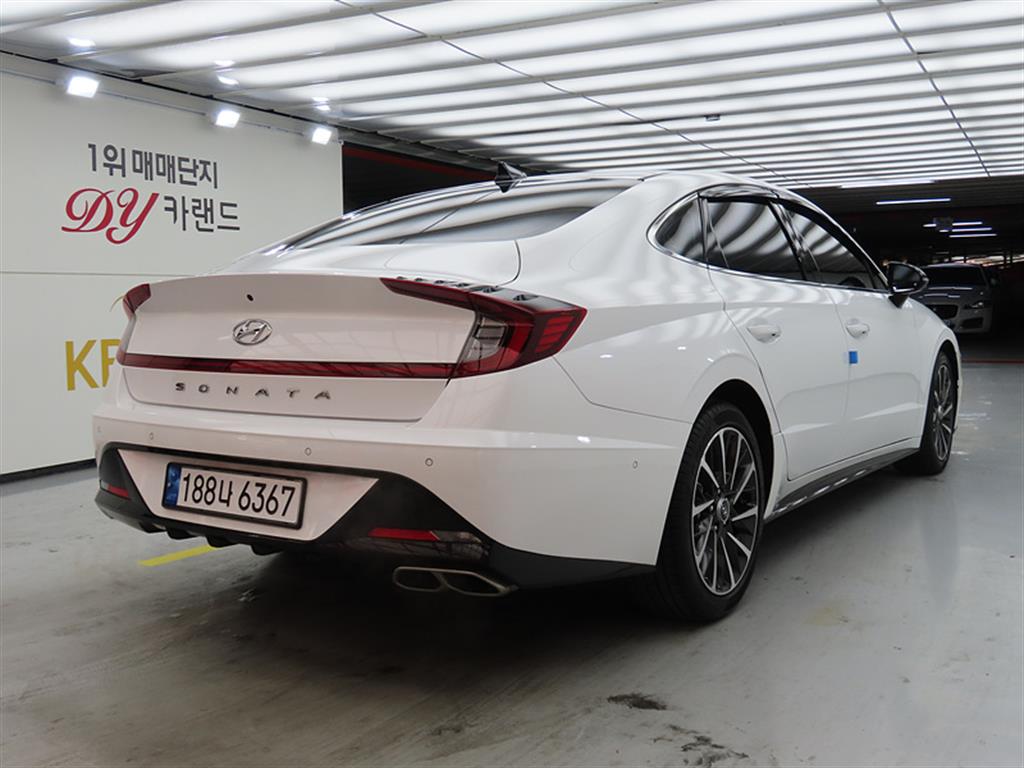 HYUNDAI Sonata - Vista 4