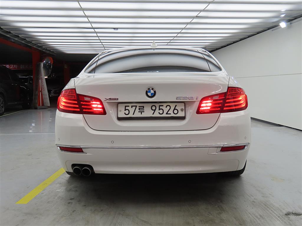 BMW 5 Series - Vista 3