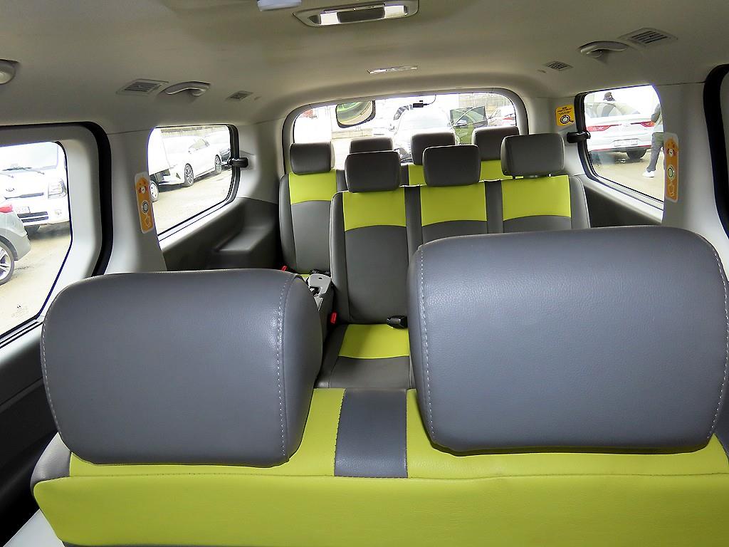 HYUNDAI Starex - Vista 7