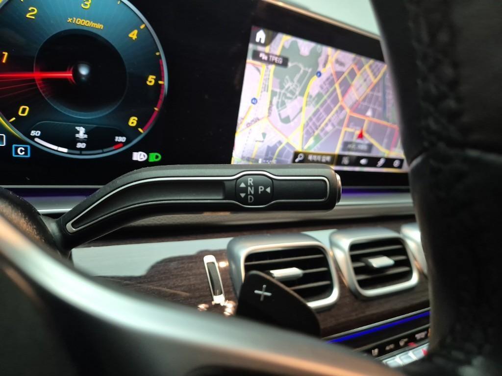 Mercedes Benz GLE Class - Vista 8