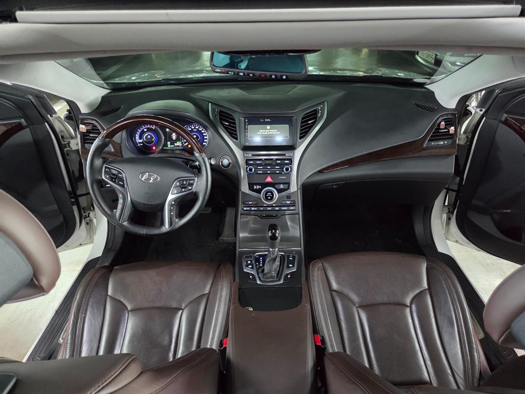 HYUNDAI Grandeur - Vista 7