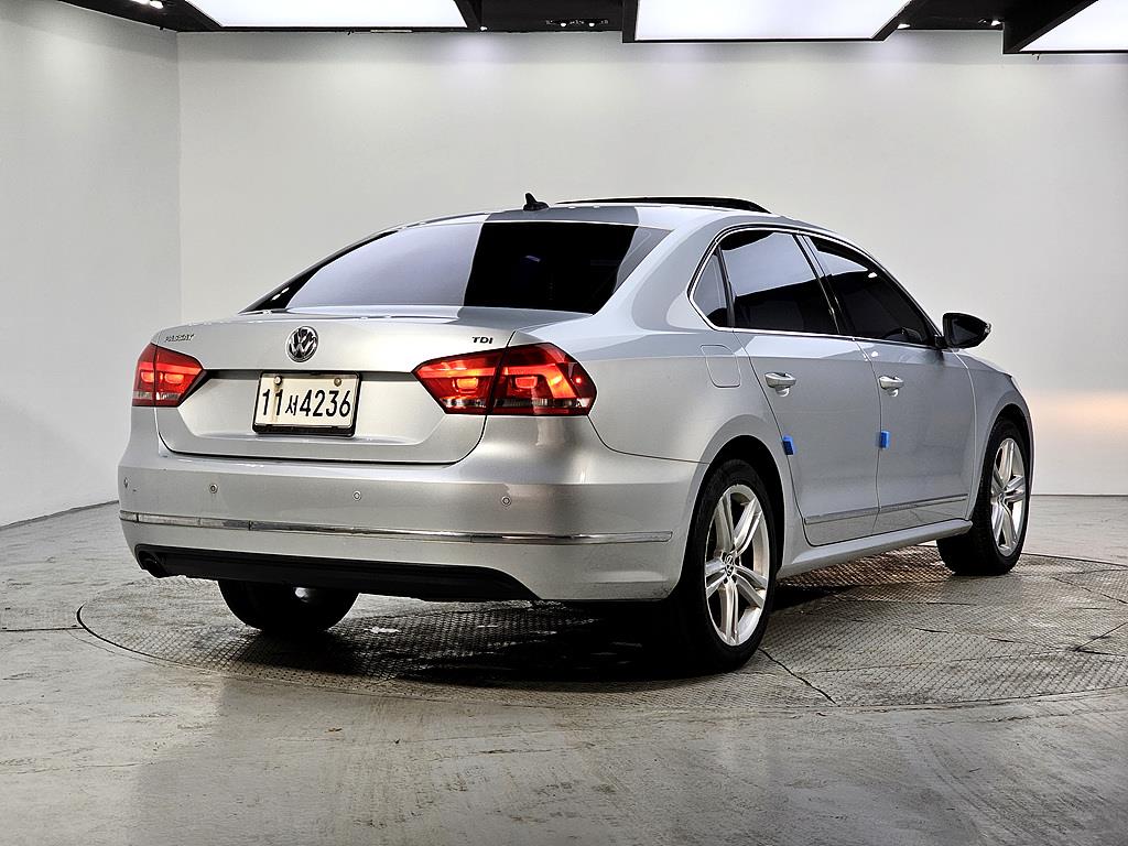 Volkswagen Passat - Vista 4