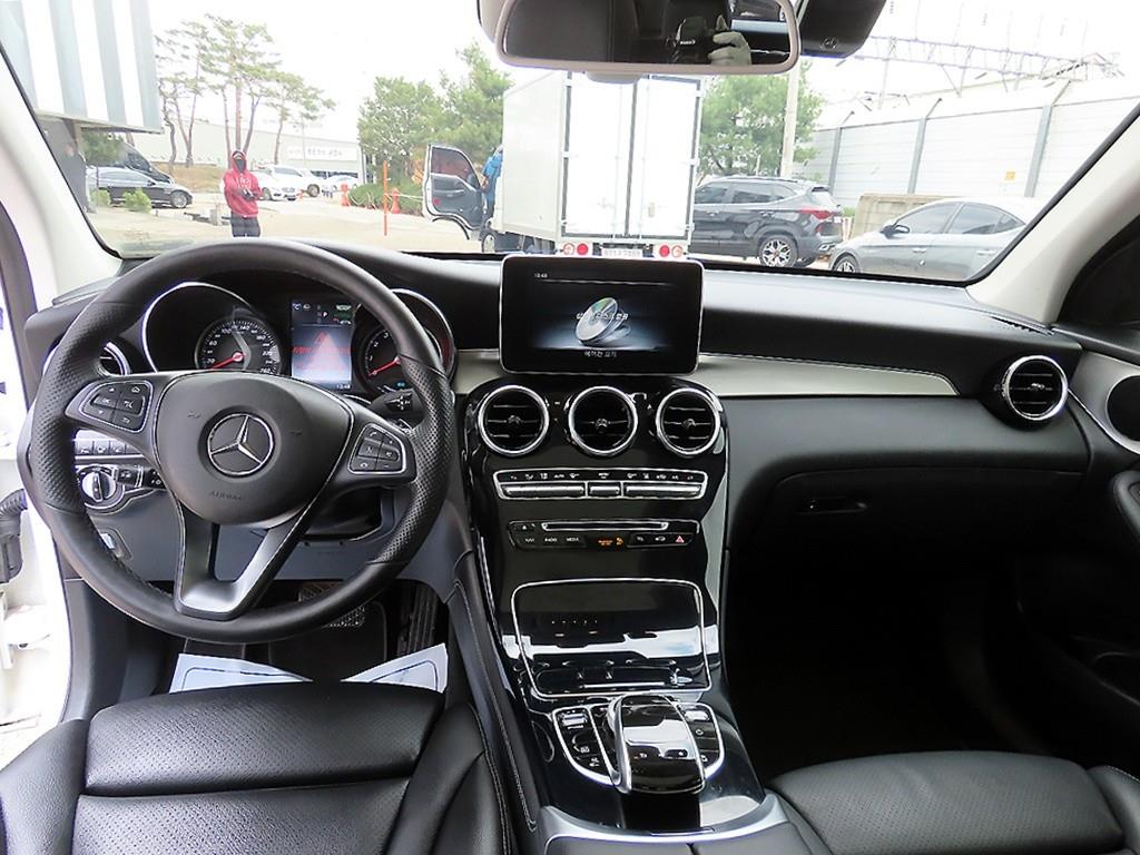 Mercedes Benz GLC Class - Vista 7