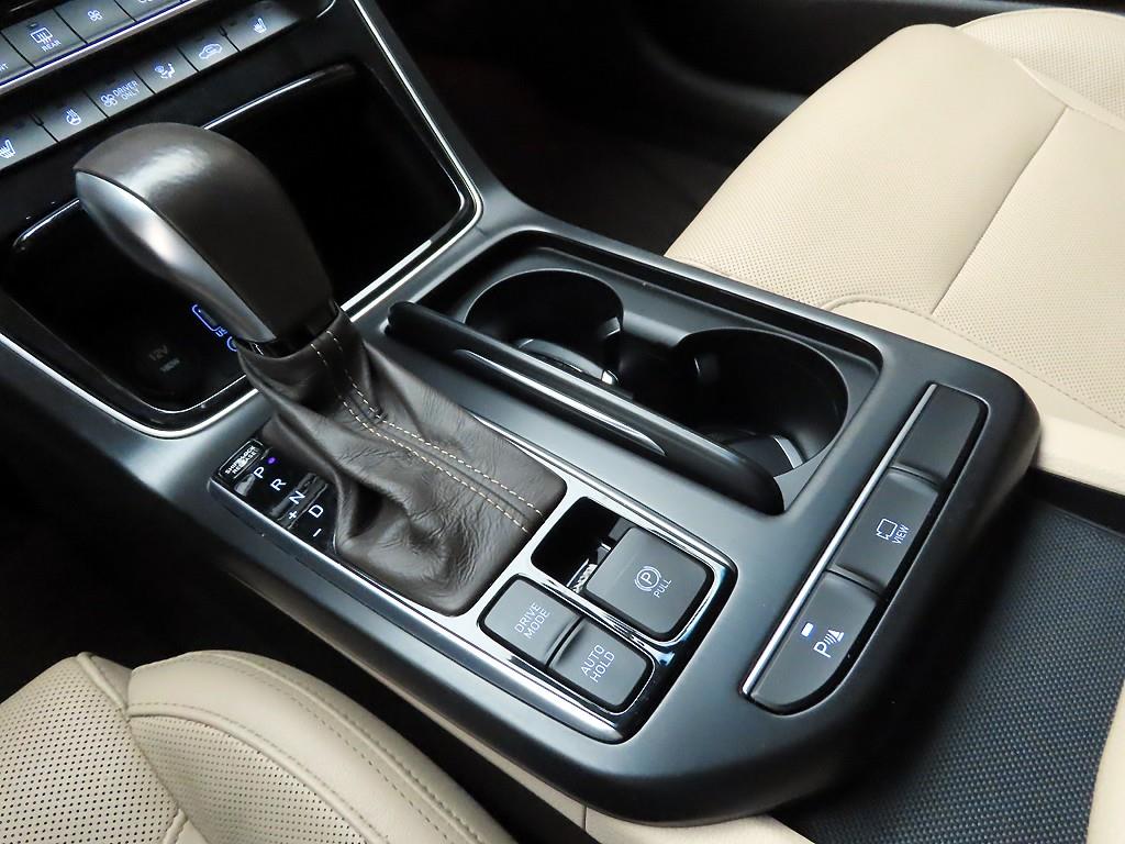 HYUNDAI Grandeur - Vista 11