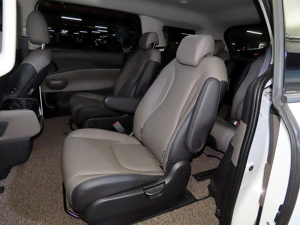 KIA Carnival - Vista 7