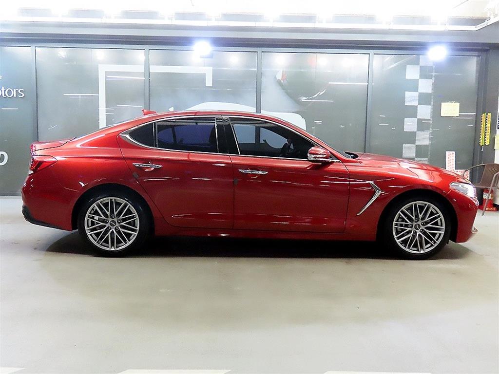 Genesis G70 - Vista 3