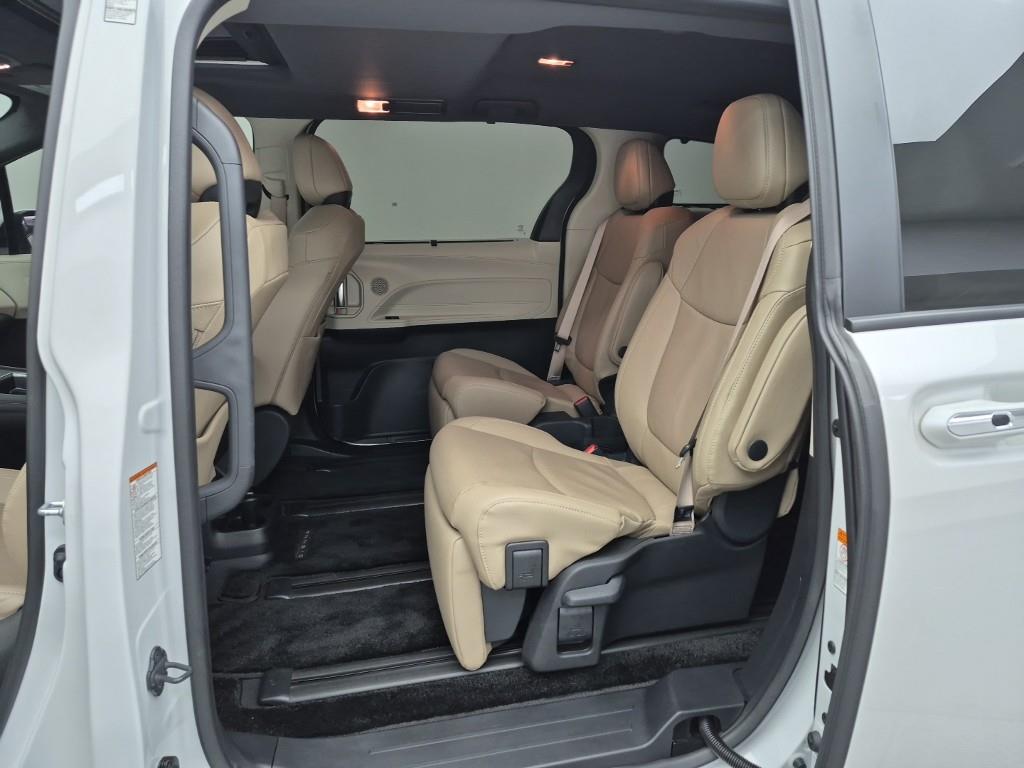 Toyota Siena - Vista 12