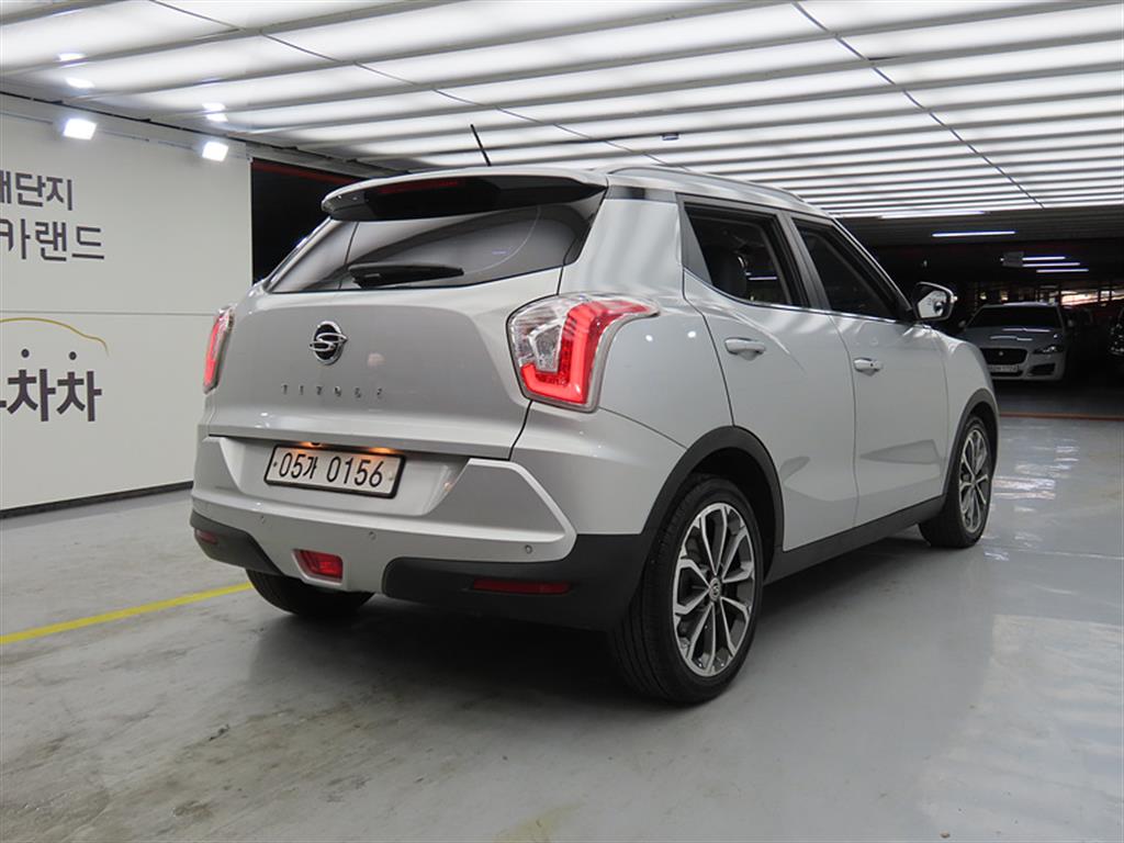 Ssangyong Tivoli - Vista 4