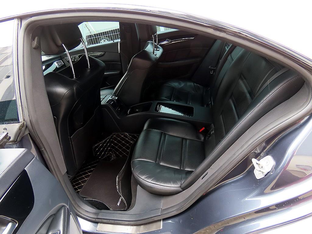 Mercedes Benz CLS Class - Vista 6