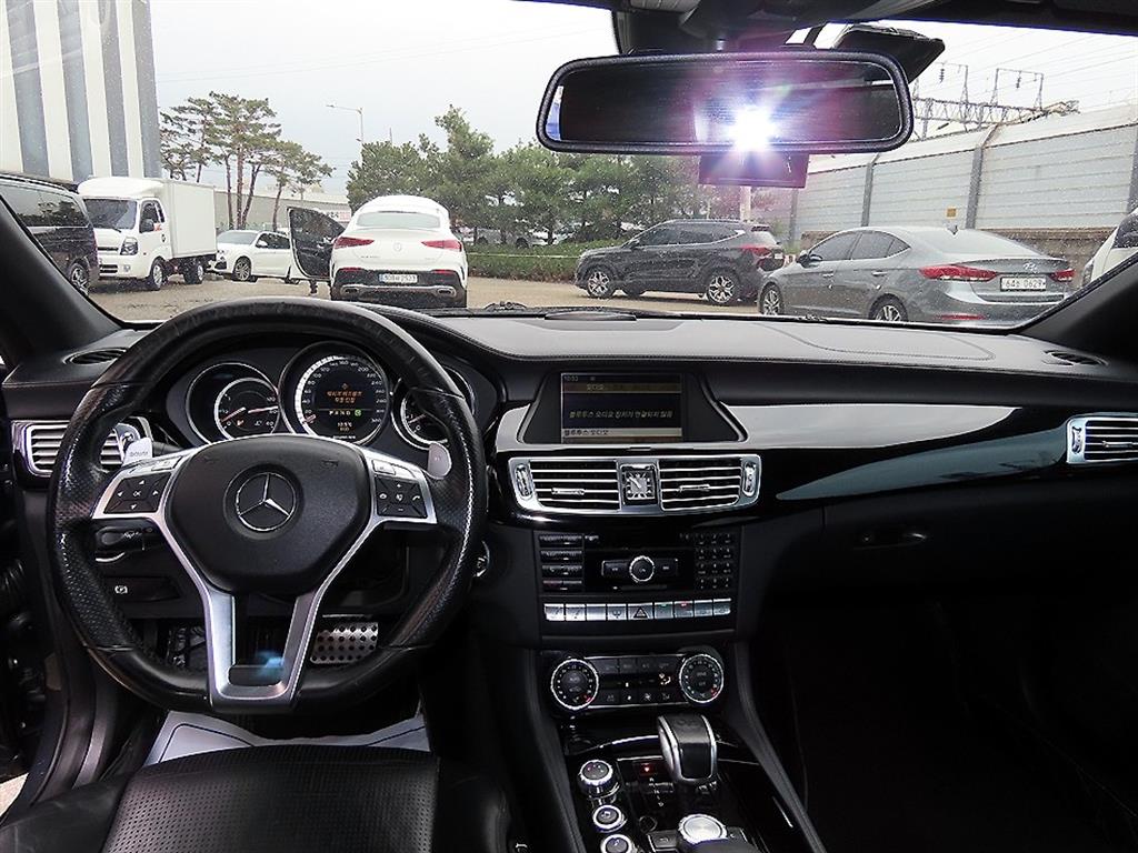 Mercedes Benz CLS Class - Vista 7