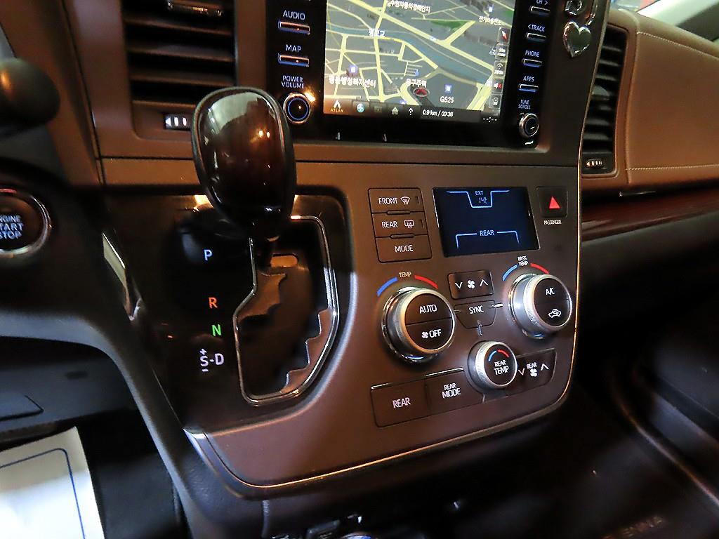 Toyota Siena - Vista 12