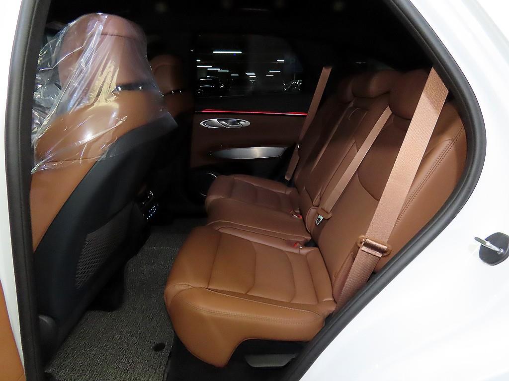 Genesis GV70 - Vista 7