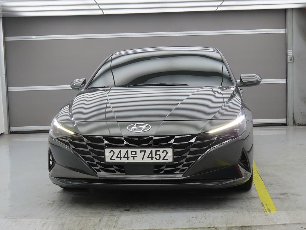 HYUNDAI Avante - Vista 2