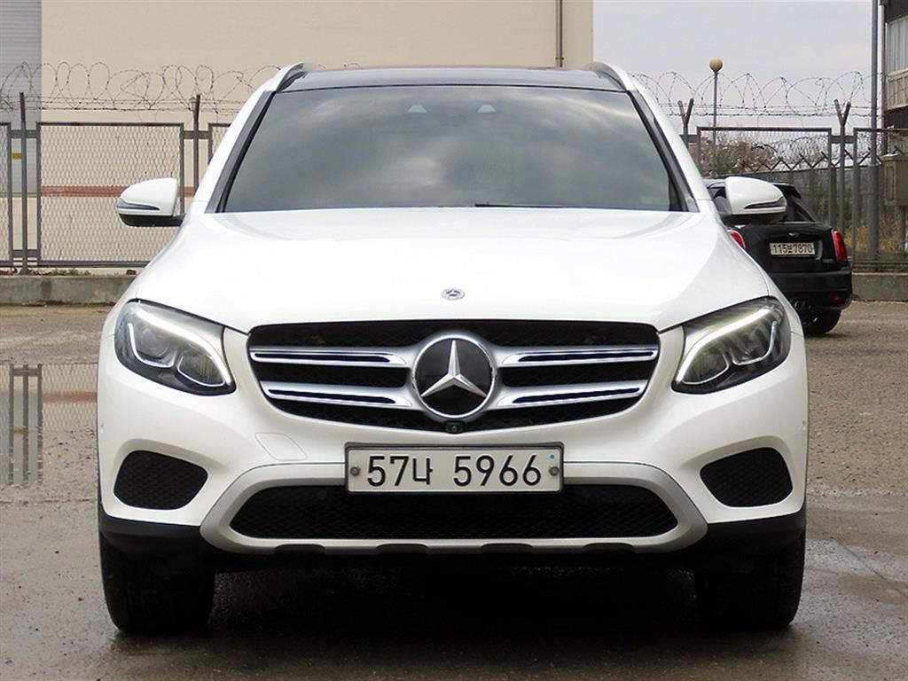 Mercedes Benz GLC Class 2019 Blanco - Importación desde Corea - HF Imports Iquique - Foto 1