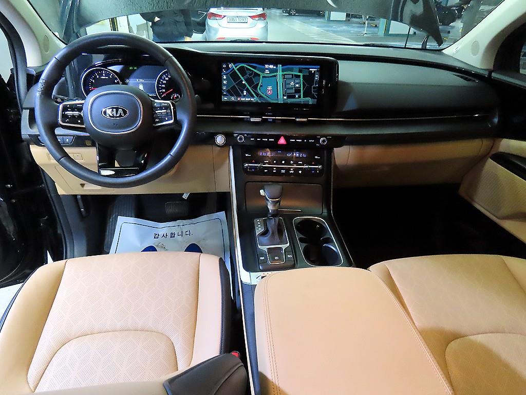 KIA Carnival - Vista 9