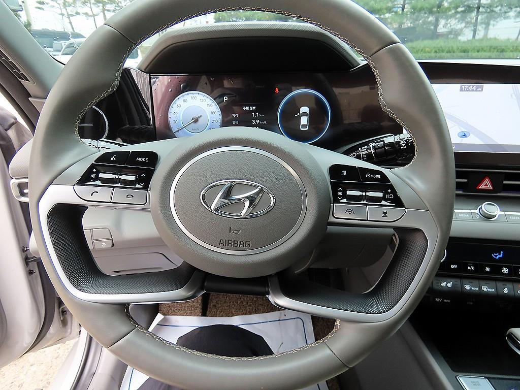 HYUNDAI Avante - Vista 8