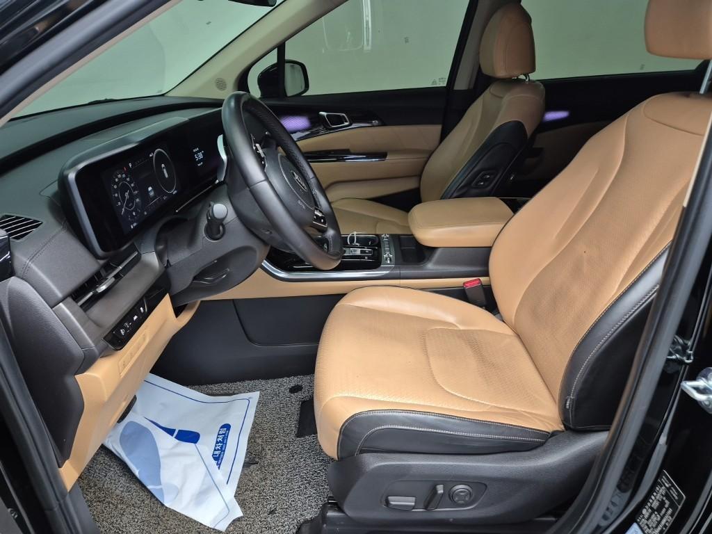 KIA Carnival - Vista 11