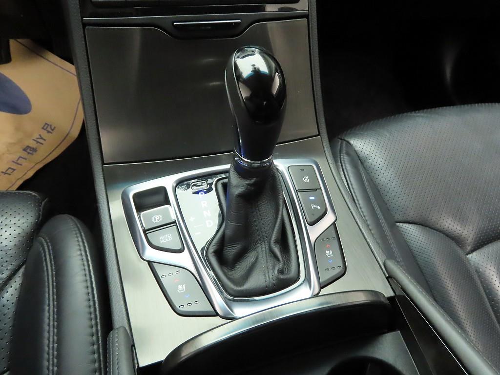 HYUNDAI Grandeur - Vista 10