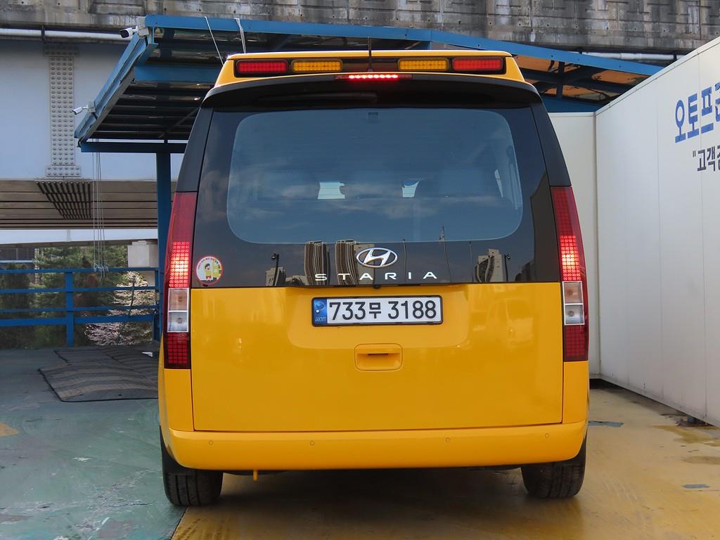 HYUNDAI Staria - Vista 3