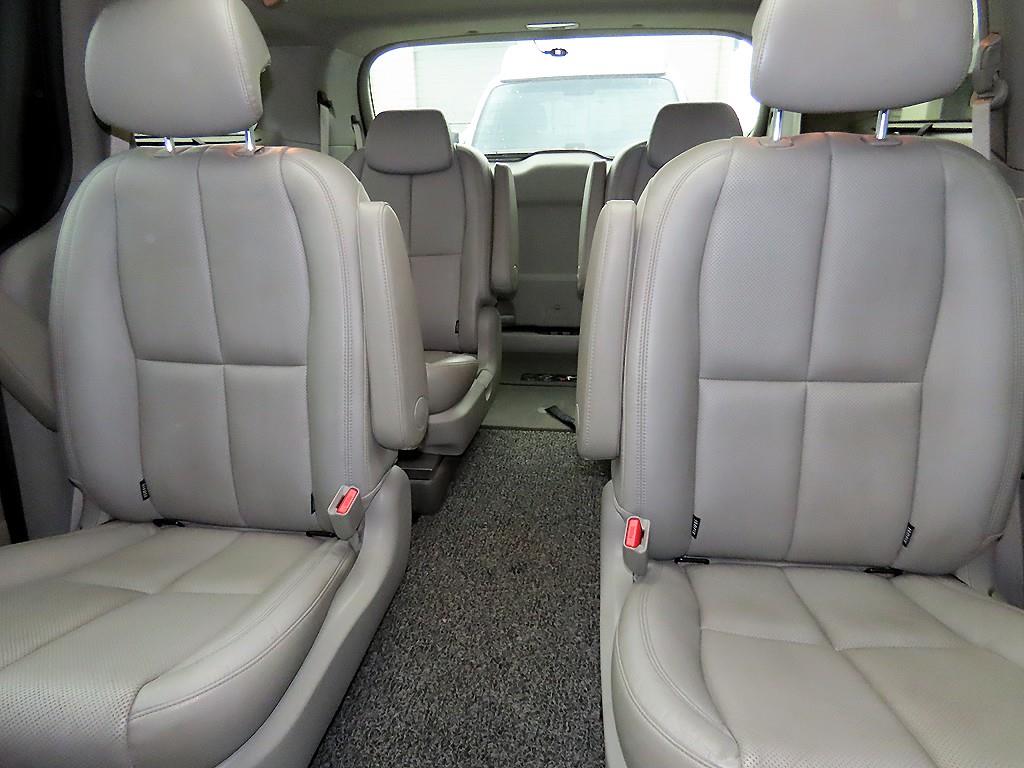 KIA Carnival - Vista 7