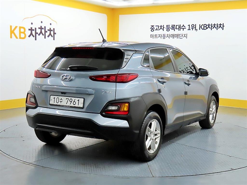 HYUNDAI Kona - Vista 4