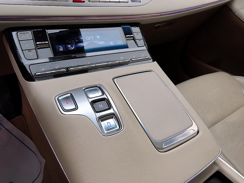 HYUNDAI Grandeur - Vista 10