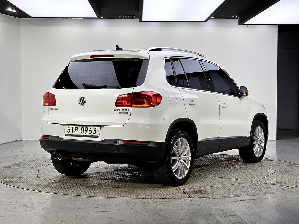 Volkswagen Tiguan - Vista 4