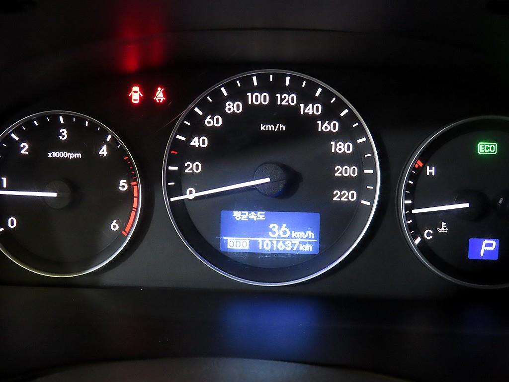 HYUNDAI Starex - Vista 9