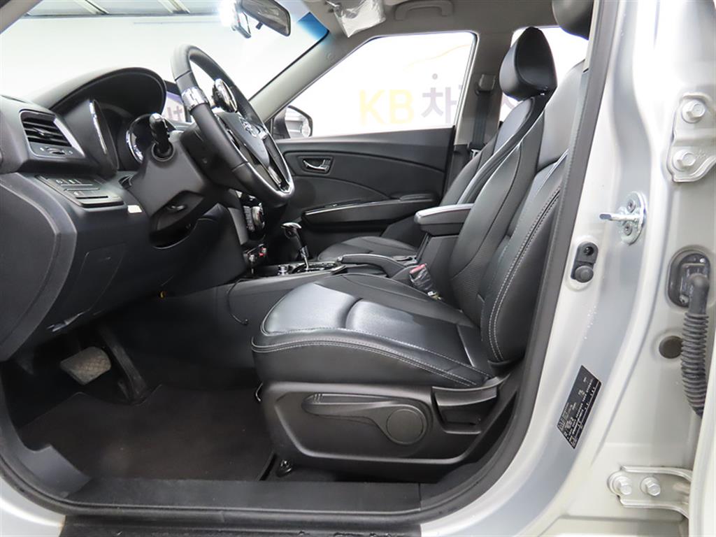 Ssangyong Tivoli - Vista 5