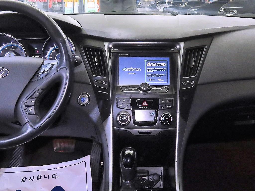HYUNDAI Sonata - Vista 9