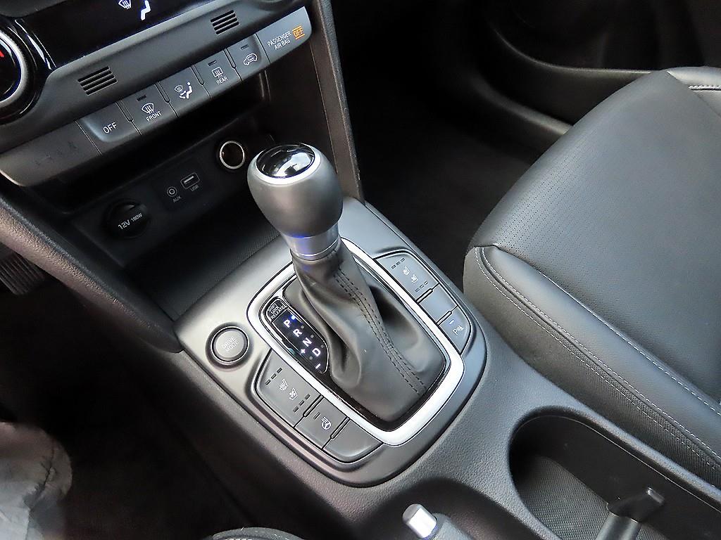 HYUNDAI Kona - Vista 10