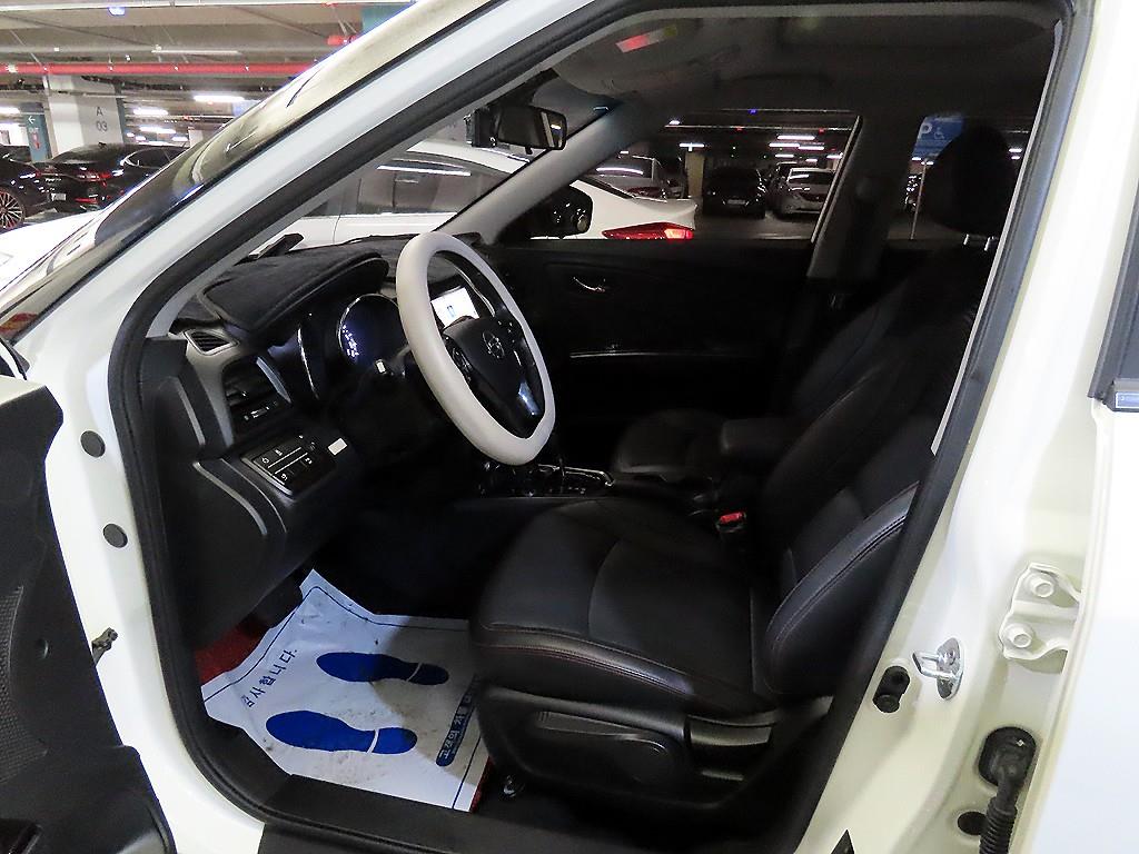 Ssangyong Tivoli - Vista 6