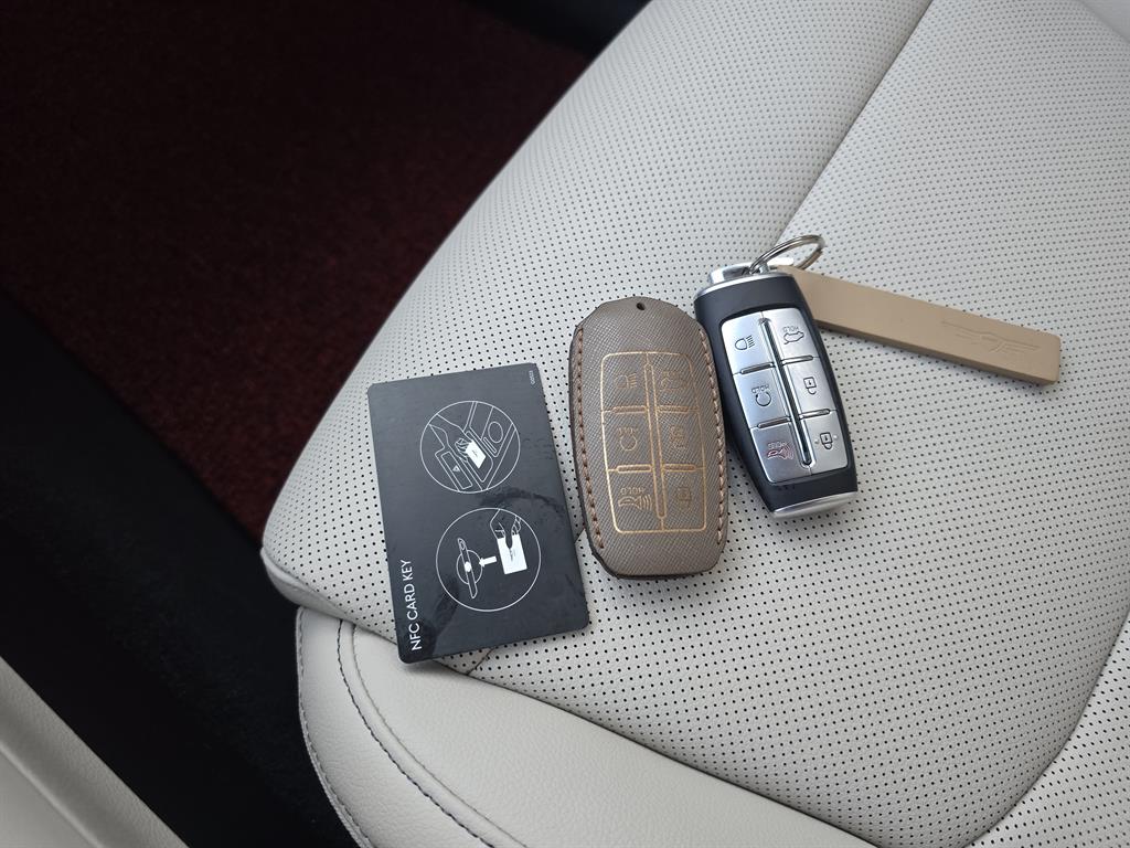 Genesis GV70 2023 Blanco - Importación desde Corea - HF Imports Iquique - Foto 17