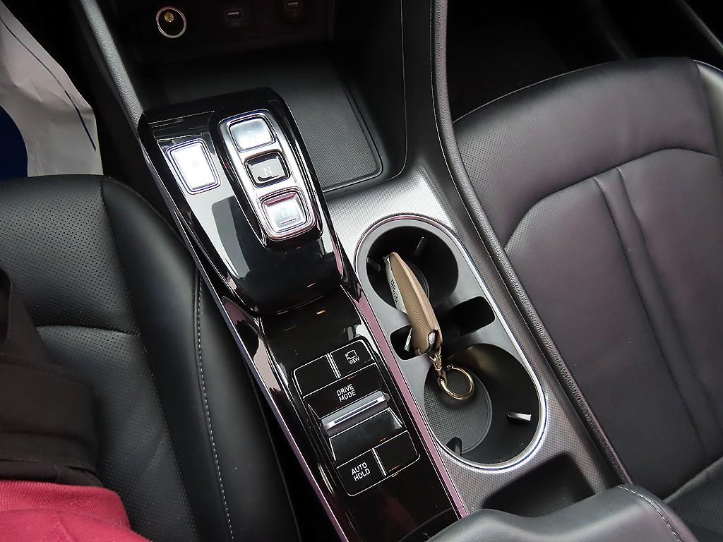 HYUNDAI Sonata - Vista 10