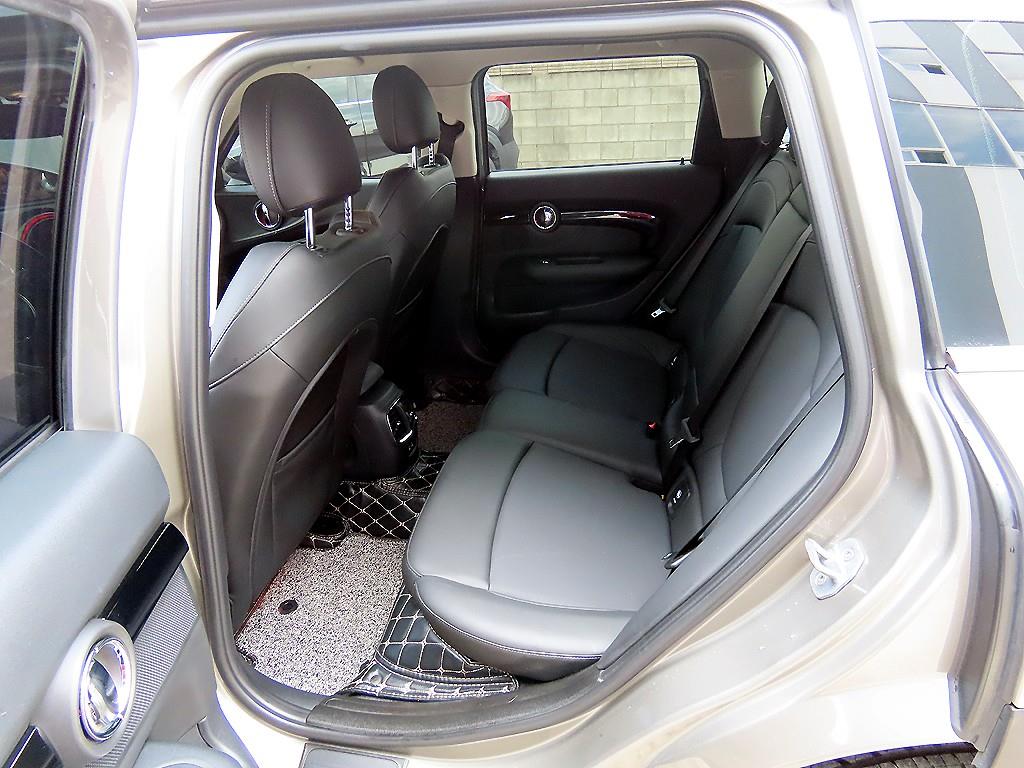 Mini Clubman - Vista 6